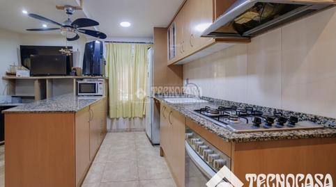 Foto 4 de Piso en venta en Mercat, Rubí