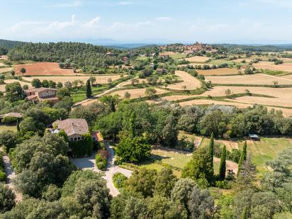 Country house zum verkauf in Madremanya mit Terrasse, Schwimmbad und Balkon