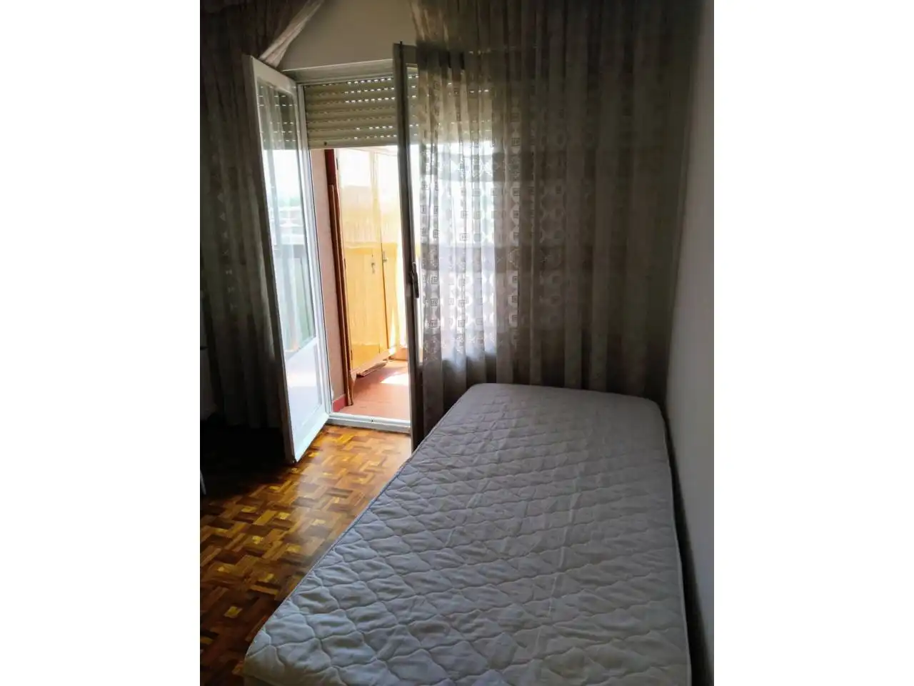Bedroom of Flat for rent in Burgos  with Heating, Parquet flooring and Terrace