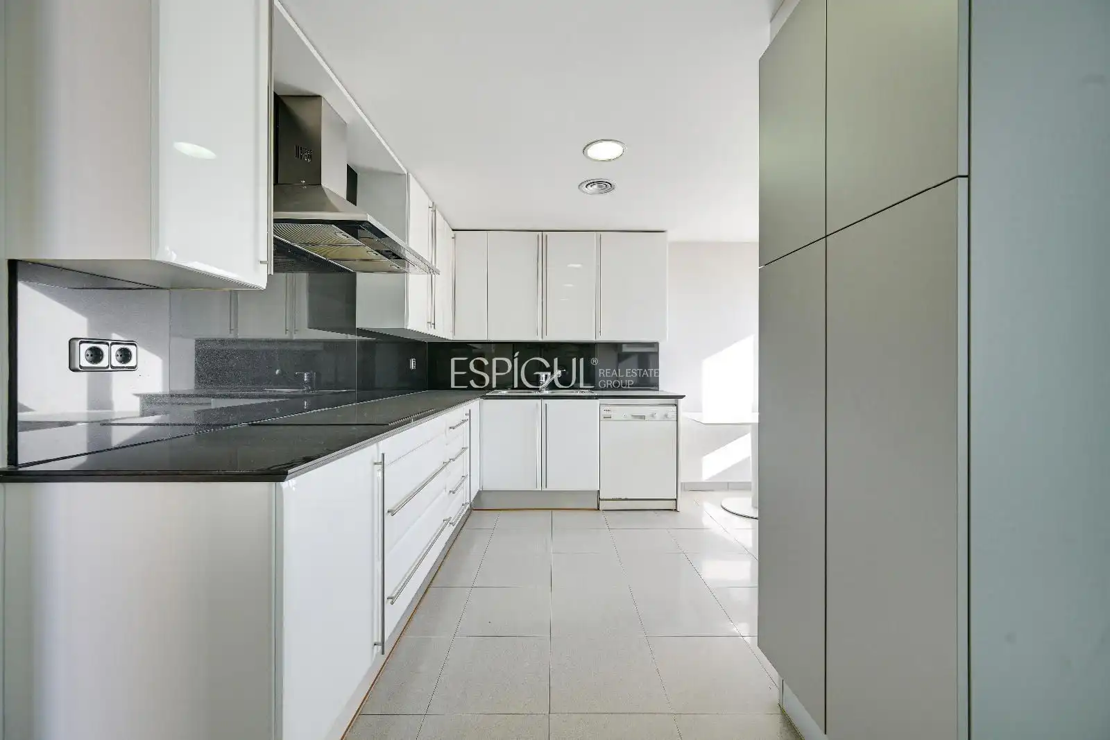 Kitchen of Attic for sale in Girona  with Air Conditioner, Heating and Terrace