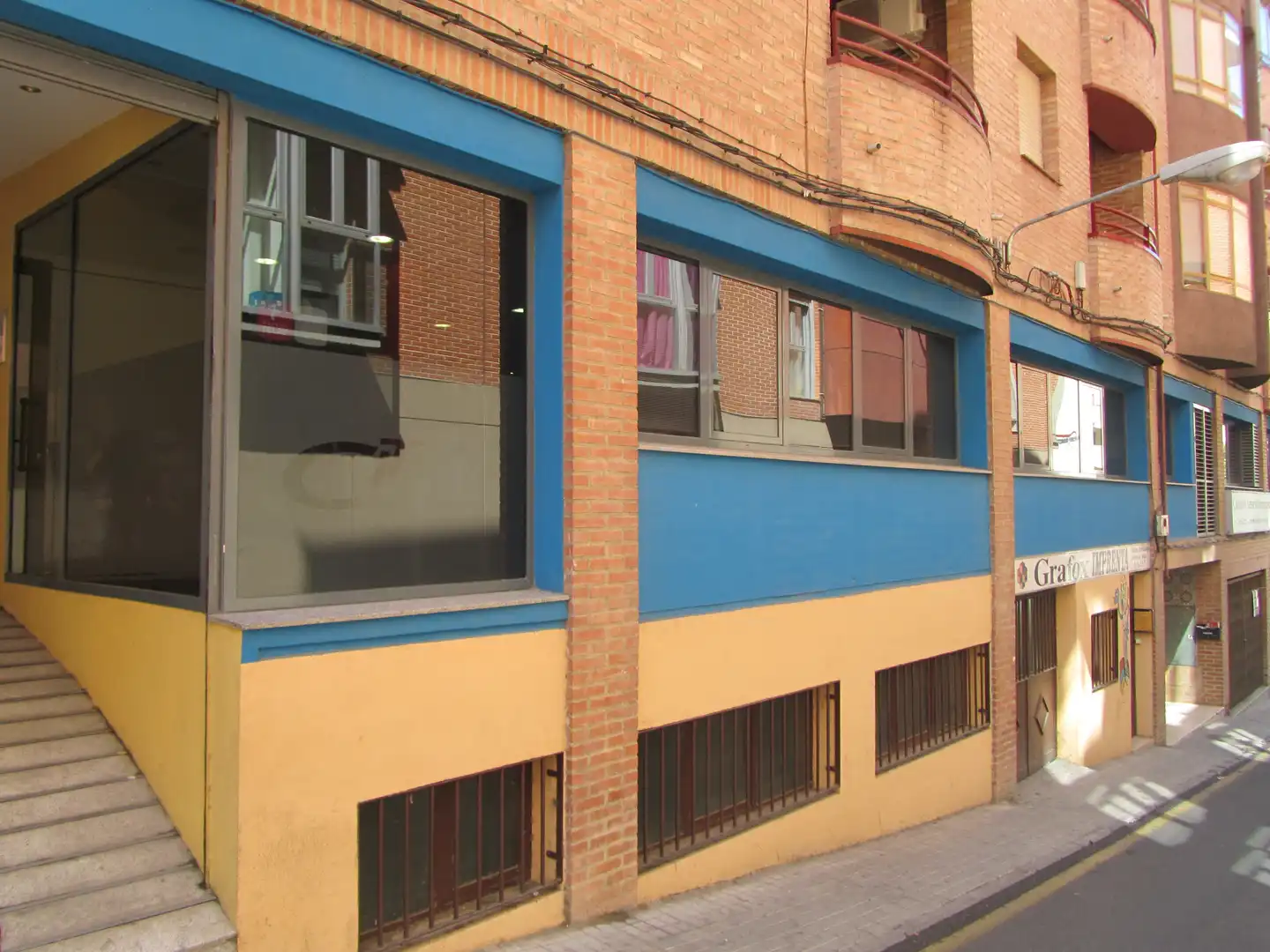 Außenansicht von Büro zum Verkauf in Toledo mit Klimaanlage, Heizung und Abstellraum