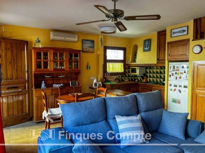 Living room of Single-family semi-detached for sale in Roda de Berà  with Air Conditioner and Heating