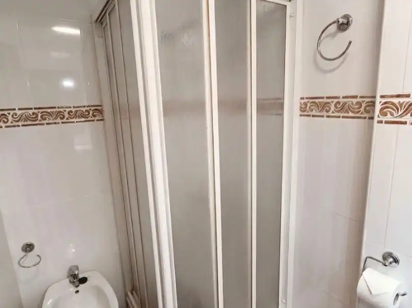 Bany de Pis en venda en Gijón  amb Calefacció i Terrassa