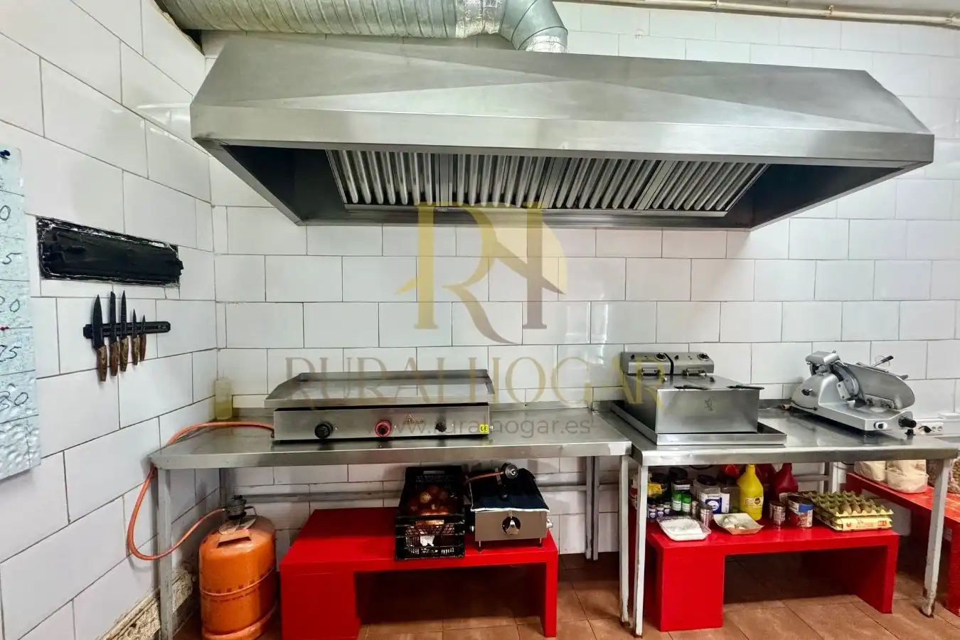 Kitchen of Commercial properties for sale in Villamanín  with Heating, Terrace and Furnished