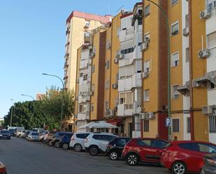 Vista exterior de Pis en venda en  Sevilla Capital amb Aire condicionat