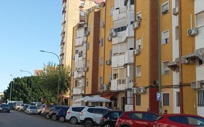 Vista exterior de Pis en venda en  Sevilla Capital amb Aire condicionat