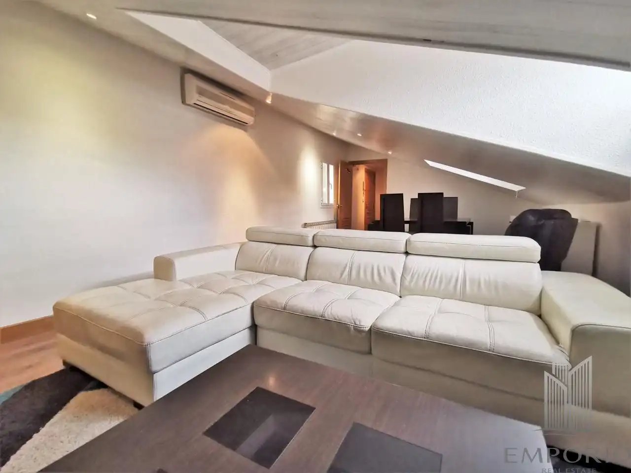 Flat for rent in Del Espejo, Palacio
