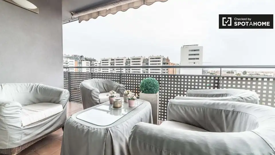 Terraza de Piso para compartir en Valencia con Aire acondicionado, Calefacción y Amueblado