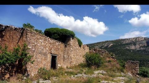 MASIA ÚNICA A PERAMOLA (CORTIUDA) - 400 m2 PER REHABILITAR