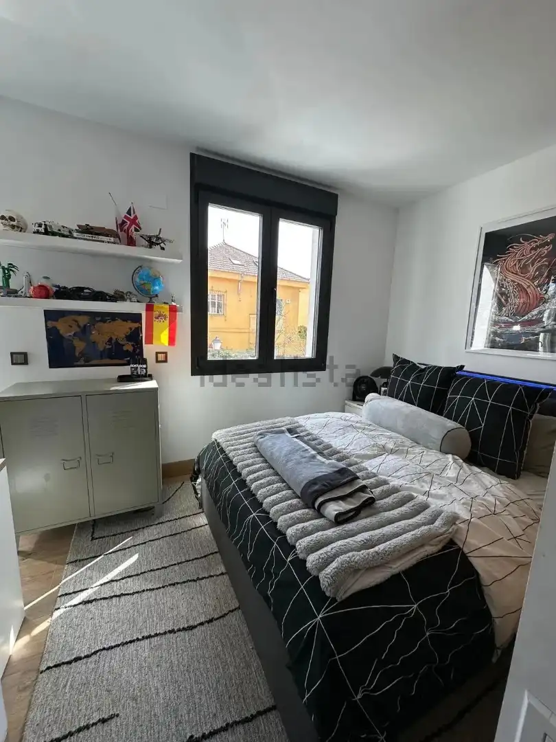Dormitori de Casa o xalet de lloguer en Madrid amb Aire condicionat, Calefacció i Jardí privat