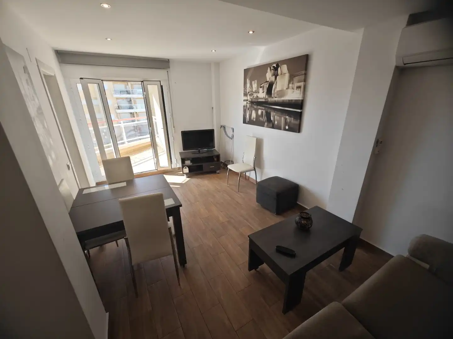 Wohnzimmer von Wohnungen zum Verkauf in Guardamar de la Safor mit Klimaanlage, Heizung und Terrasse