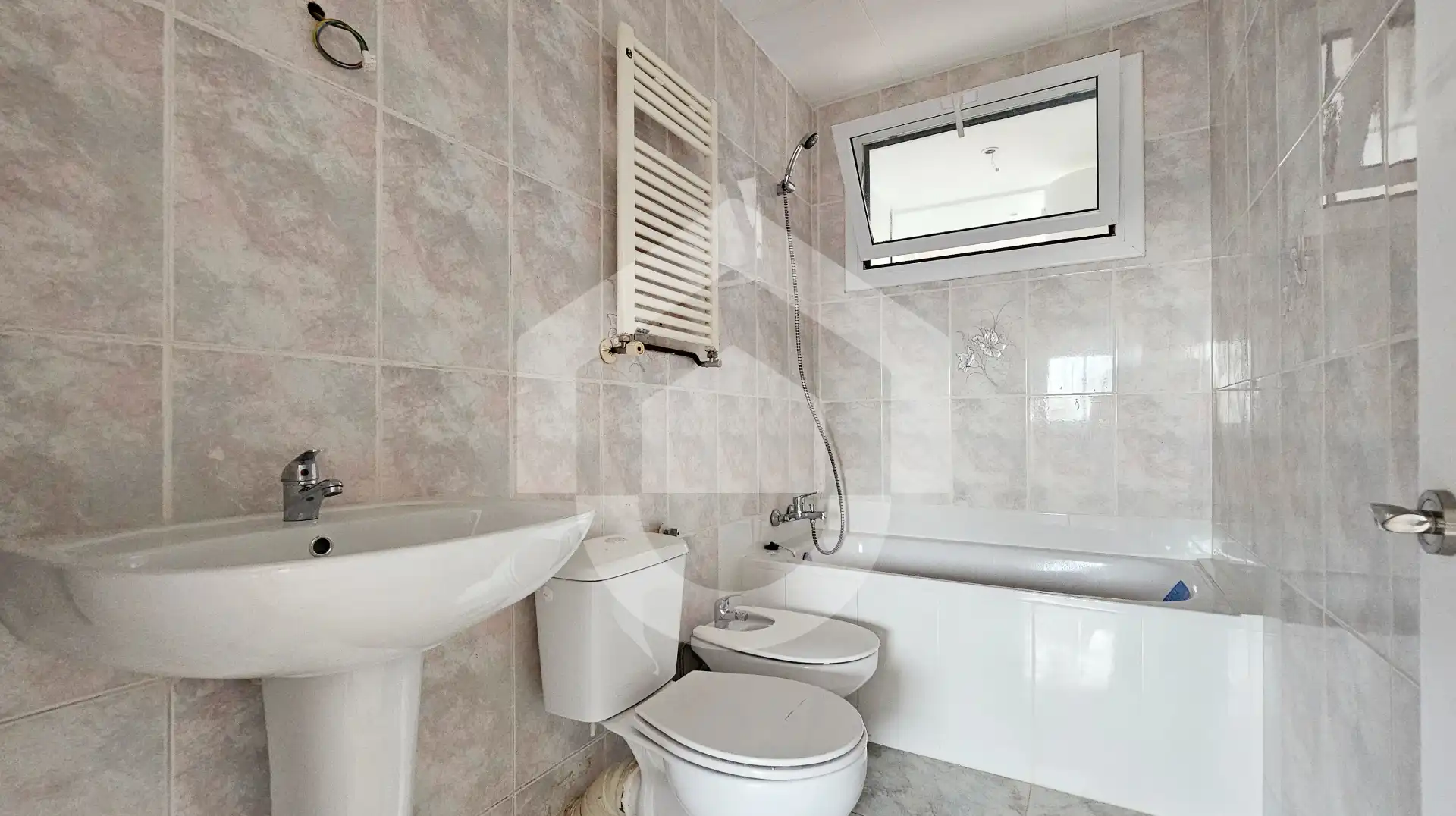 Baño de Piso en venta en Nou Barris