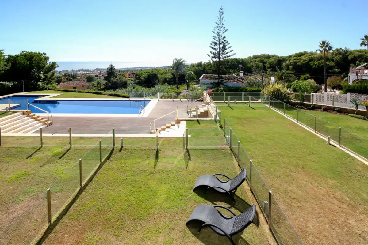 Piscina de Casa adosada de lloguer en Marbella amb Aire condicionat, Terrassa i Piscina