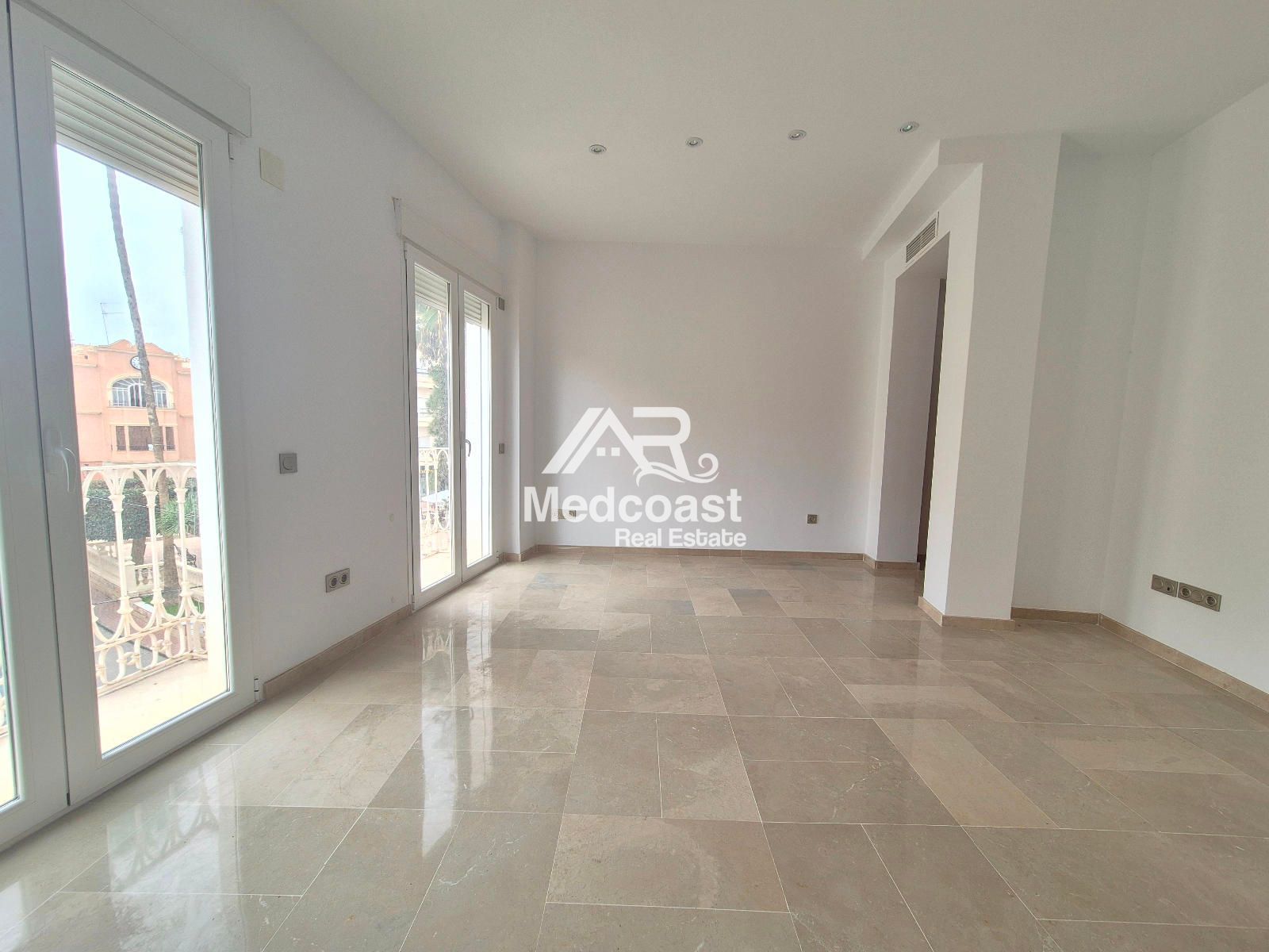 Sala d'estar de Pis en venda en Cuevas del Almanzora amb Aire condicionat i Terrassa