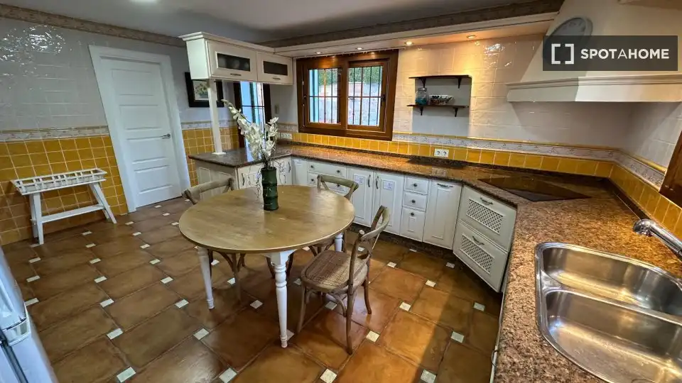 Kitchen of Flat for rent in Alhaurín de la Torre  with Air Conditioner, Heating and Furnished