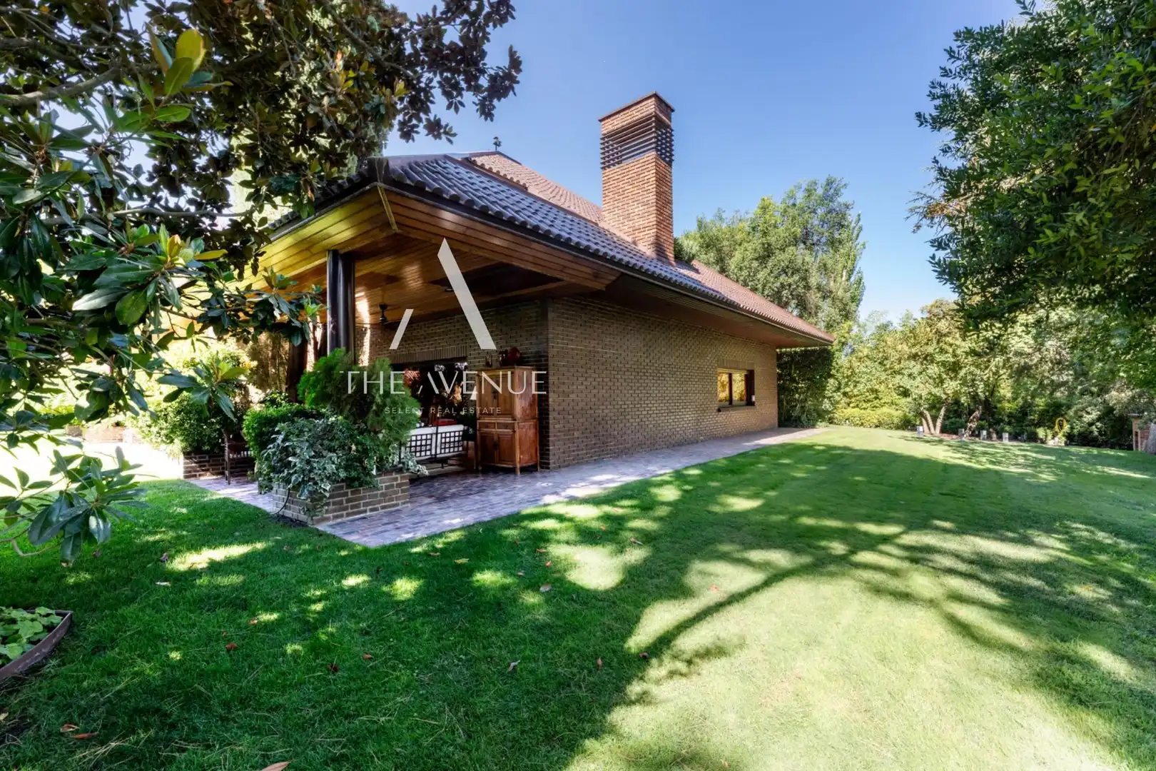 Vista exterior de Casa o xalet en venda en Boadilla del Monte amb Calefacció, Jardí privat i Terrassa