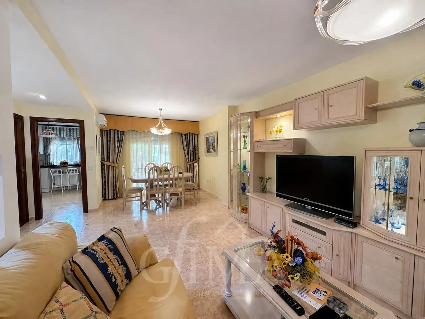 Sala de estar de Casa adosada en venta en Ciudad Real con Aire acondicionado, Calefacción y Terraza