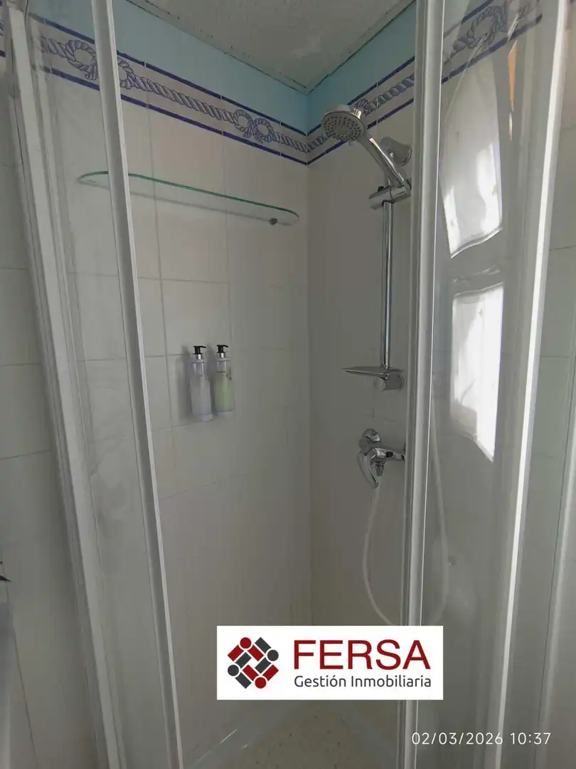 Baño de Dúplex de alquiler en El Puerto de Santa María con Aire acondicionado, Calefacción y Terraza