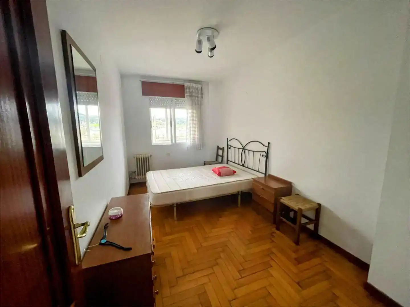 Habitación de Piso en venta en Meira con Parquet, Trastero y Amueblado