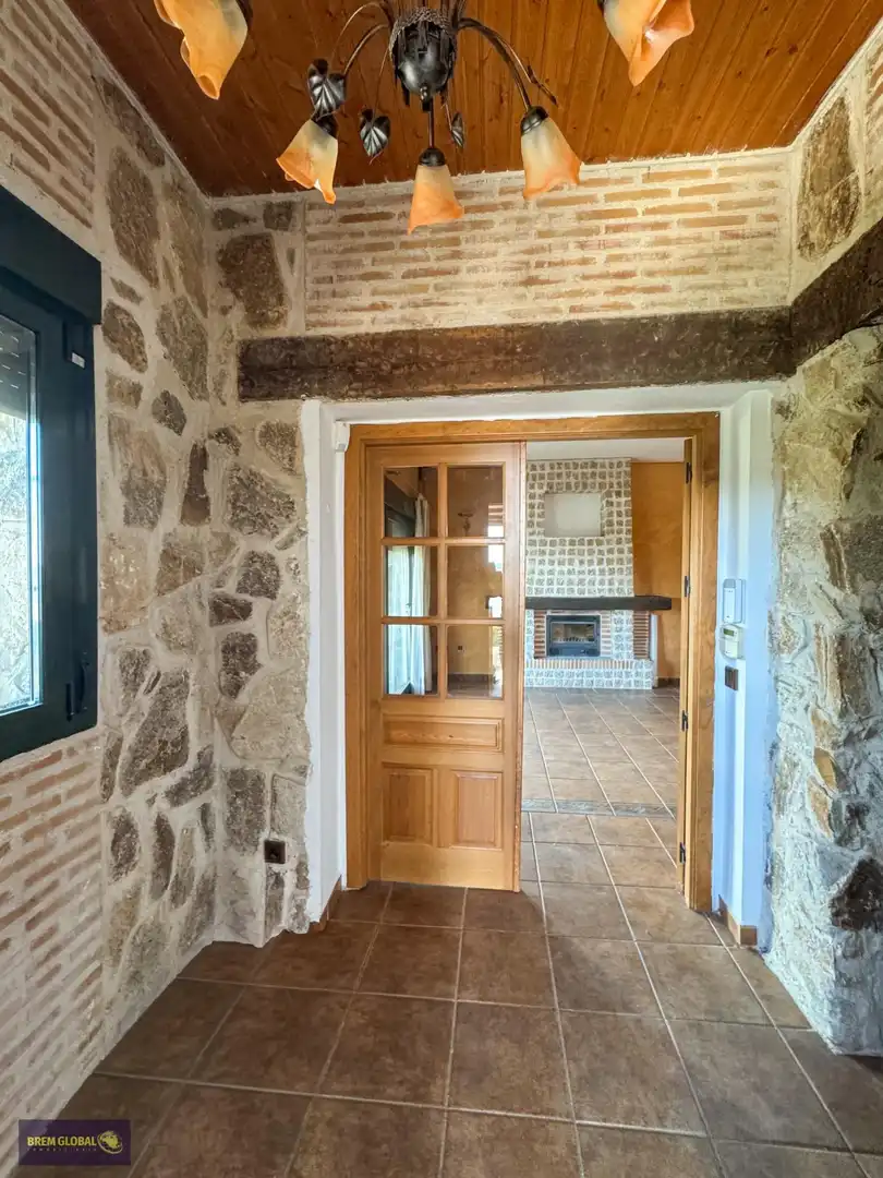 Houses for sale in Navalafuente  with Heating, Private garden and Storage room
