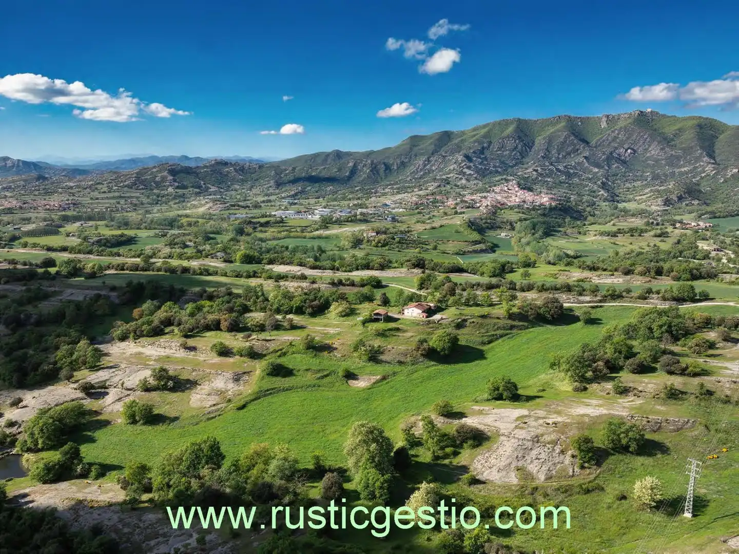 Finca rústica en venta en Sant Pere de Torelló con Jardín privado