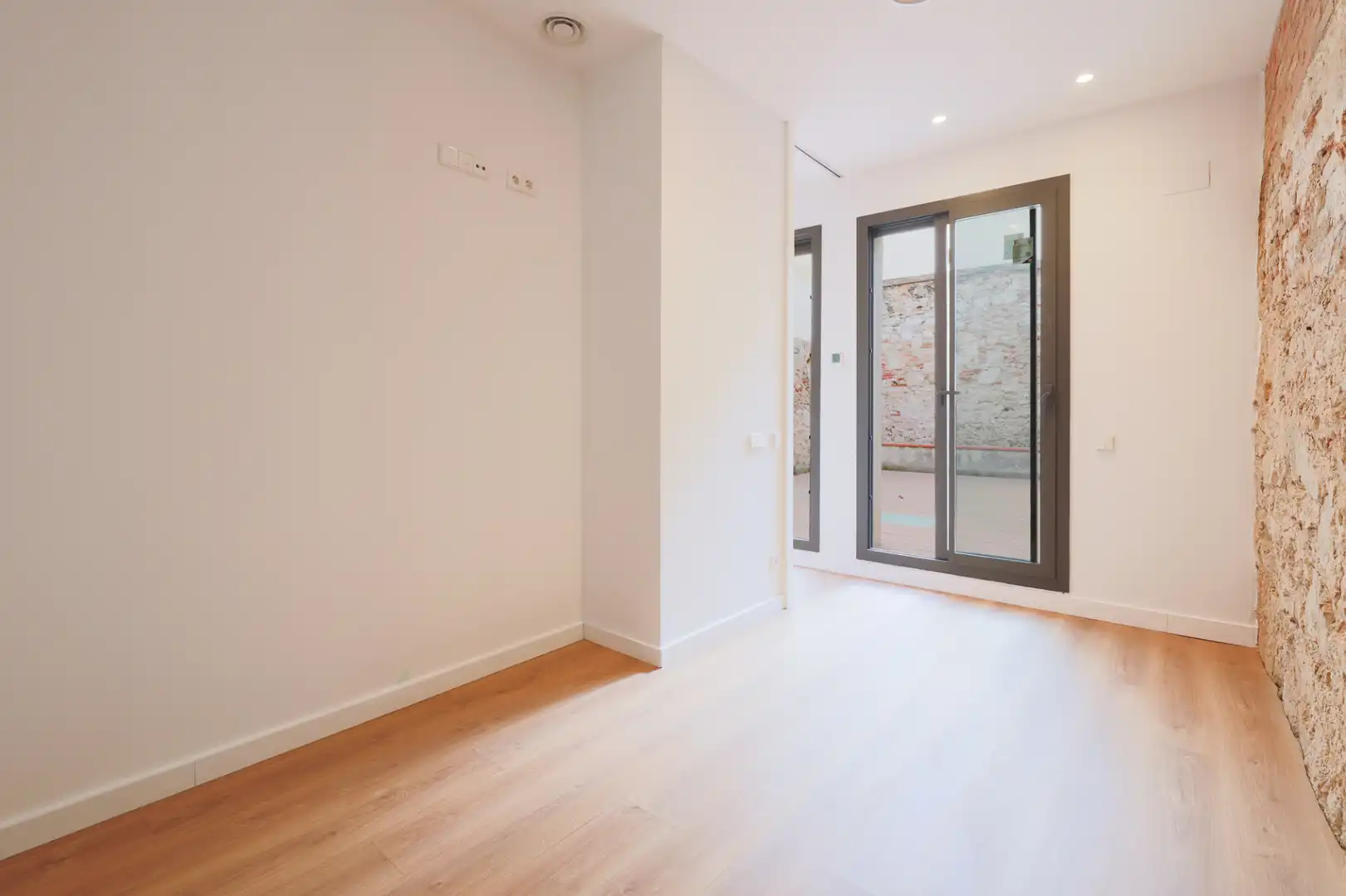 Habitación de Planta baja en venta en Badalona con Aire acondicionado, Calefacción y Parquet