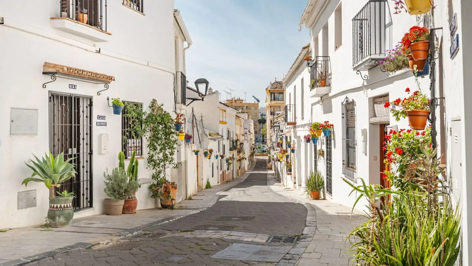 Exterior view of Country homes for sale in Estepona  with Air Conditioner and Terrace