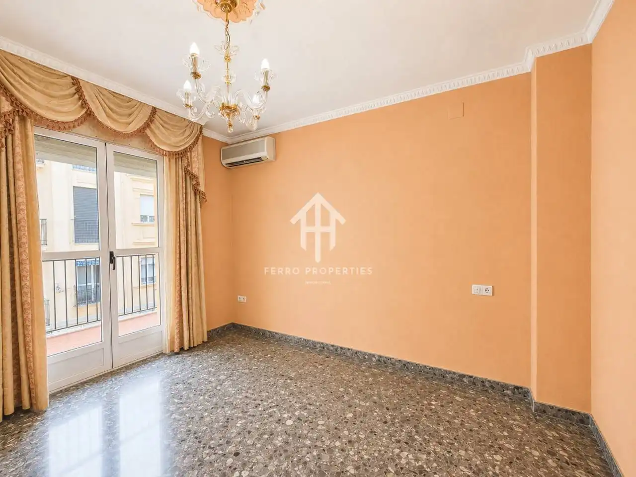 Vista exterior de Casa o xalet en venda en Priego de Córdoba amb Aire condicionat i Terrassa
