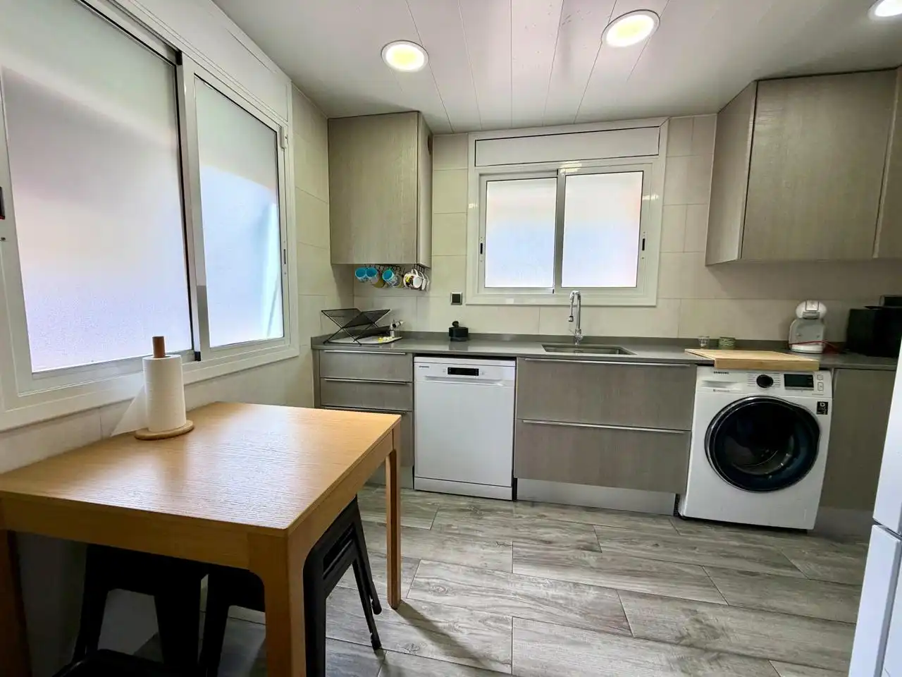 Cocina de Casa adosada en venta en Montcada i Reixac con Aire acondicionado, Calefacción y Jardín privado
