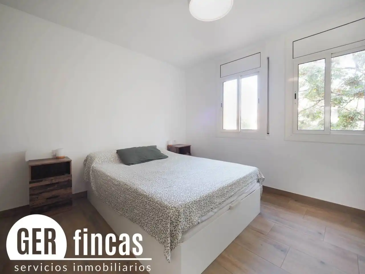 Bedroom of Flat for sale in Terrassa  with Alarm