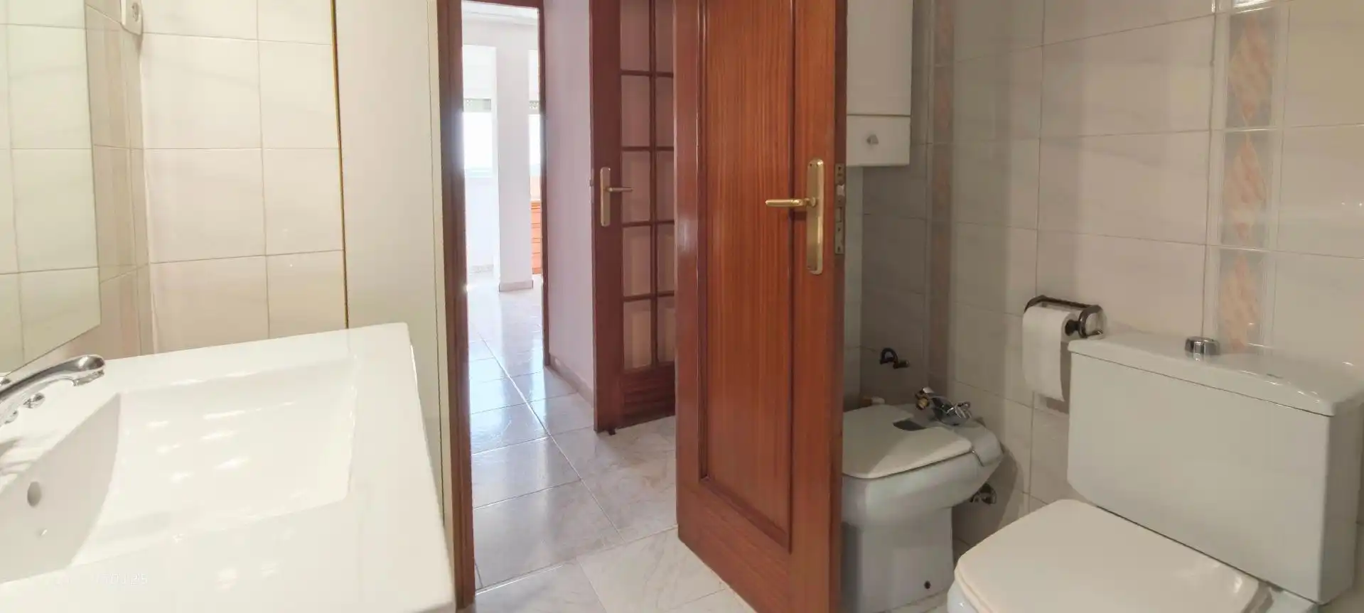 Bathroom of Flat for rent in Madrid  with Air Conditioner, Heating and Furnished