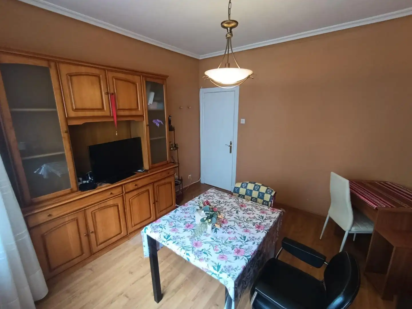 Menjador de Apartament de lloguer en Avilés amb Calefacció i Moblat