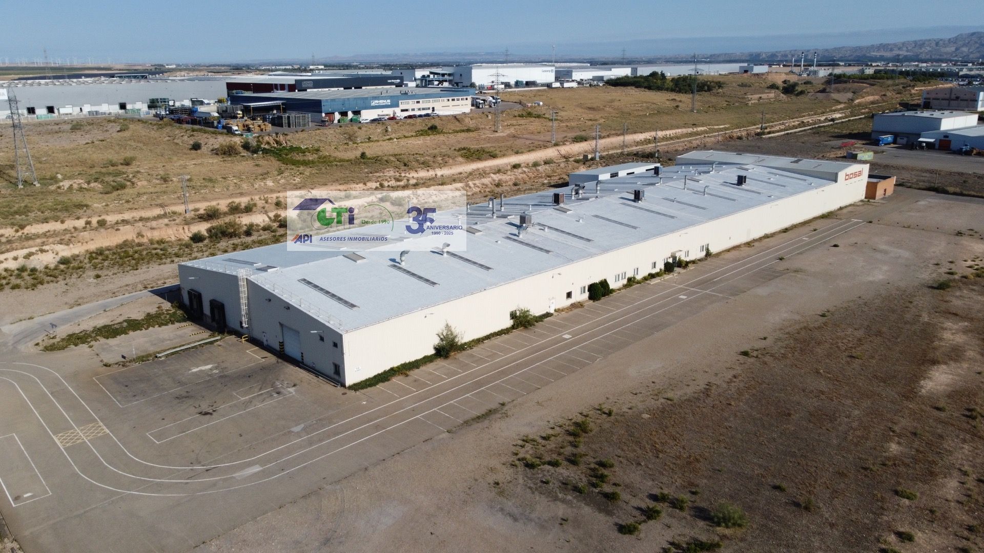 Vista exterior de Nau industrial de lloguer en Pedrola