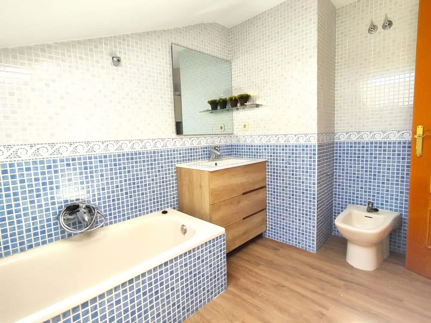 Bathroom of Detached homes for sale in Sagunto / Sagunt  with Heating, Terrace and Swimming Pool