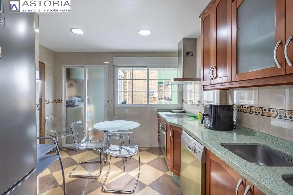 Flat with lift for sale in Calle ARQUITECTO JIMENEZ LACAL, imagen 11