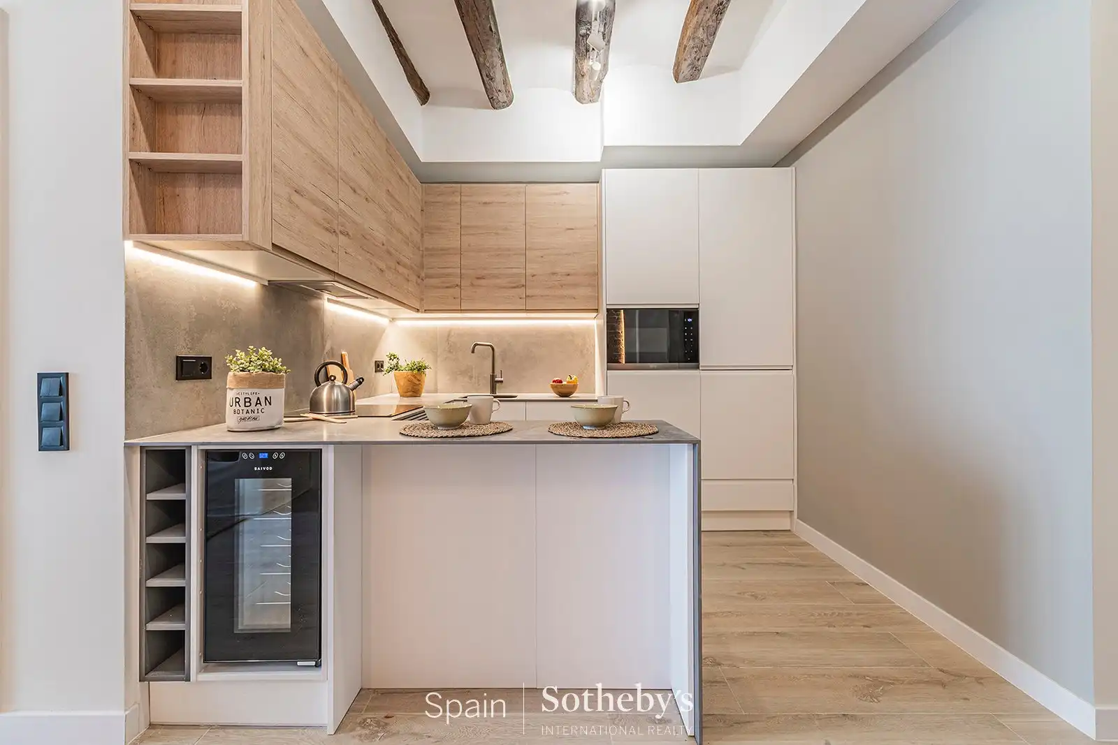 Cuina de Apartament en venda en Barcelona amb Aire condicionat, Calefacció i Terrassa