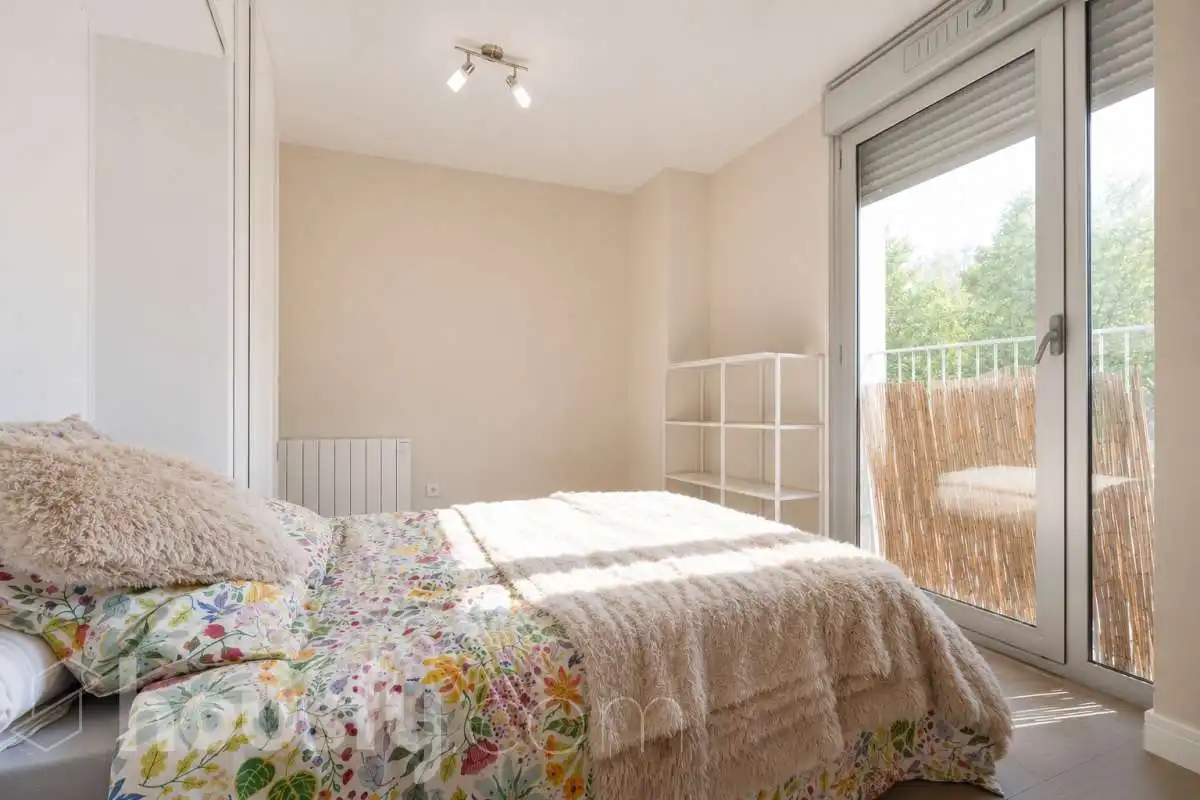 Habitación de Piso en venta en Madrid con Calefacción, Trastero y Piscina comunitaria