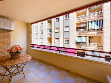 Apartament amb ascensor en venda a Avenida HABANERAS
