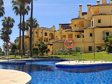Apartamento con piscina en venta en Urbanizacion Majestic Hills 10