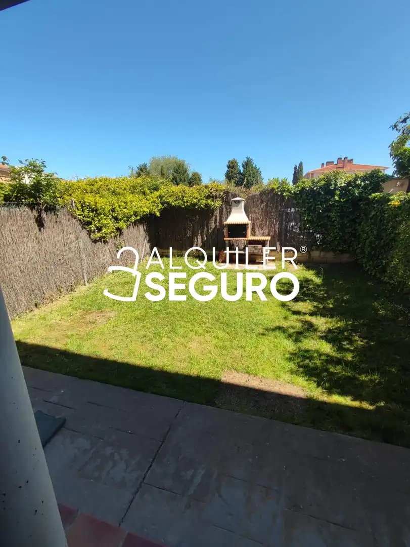 Garden of Houses for rent in Alovera  with Heating