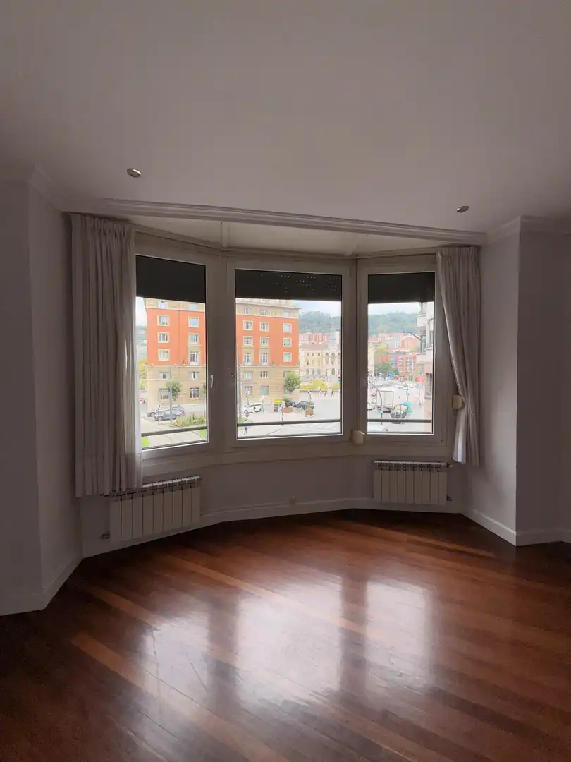 Bedroom of Flat for sale in Bilbao   with Balcony