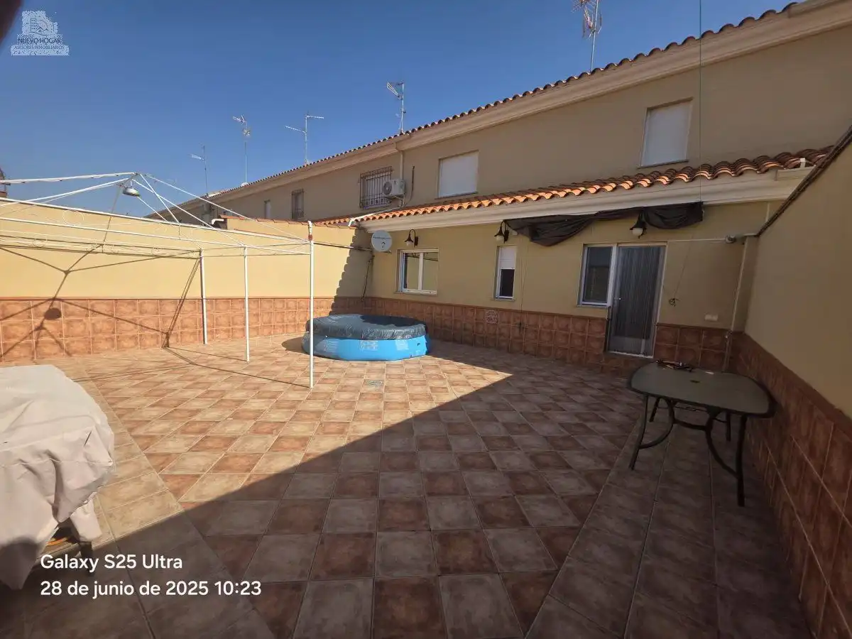 Exterior view of Houses for sale in Horcajo de Santiago  with Heating, Private garden and Storage room