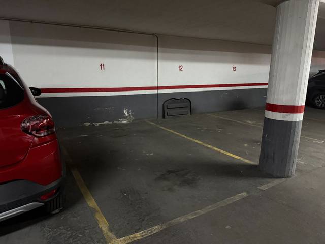 Garaje en Alquiler en La Salut