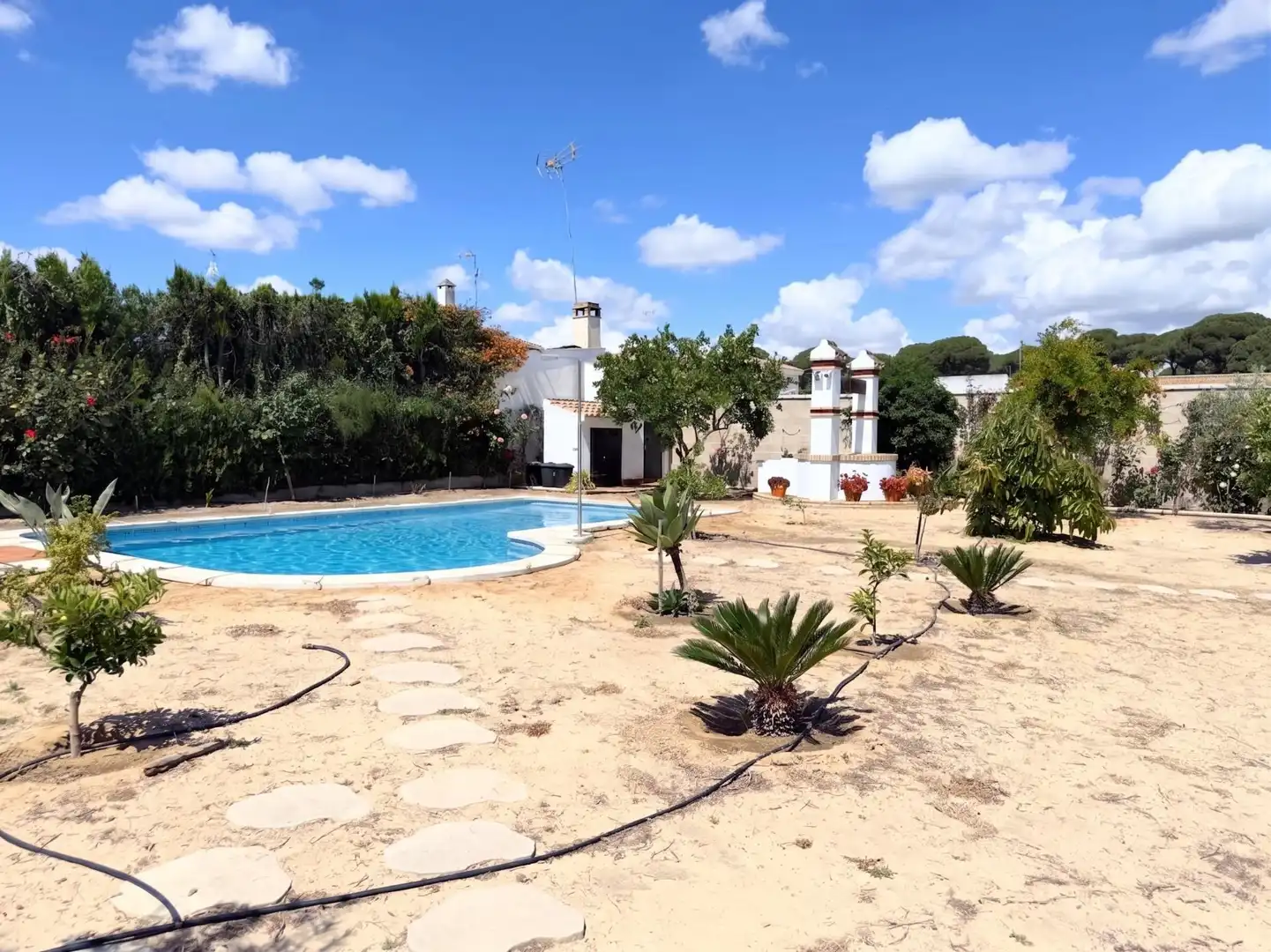 Garden of Houses for sale in Hinojos  with Air Conditioner, Heating and Private garden