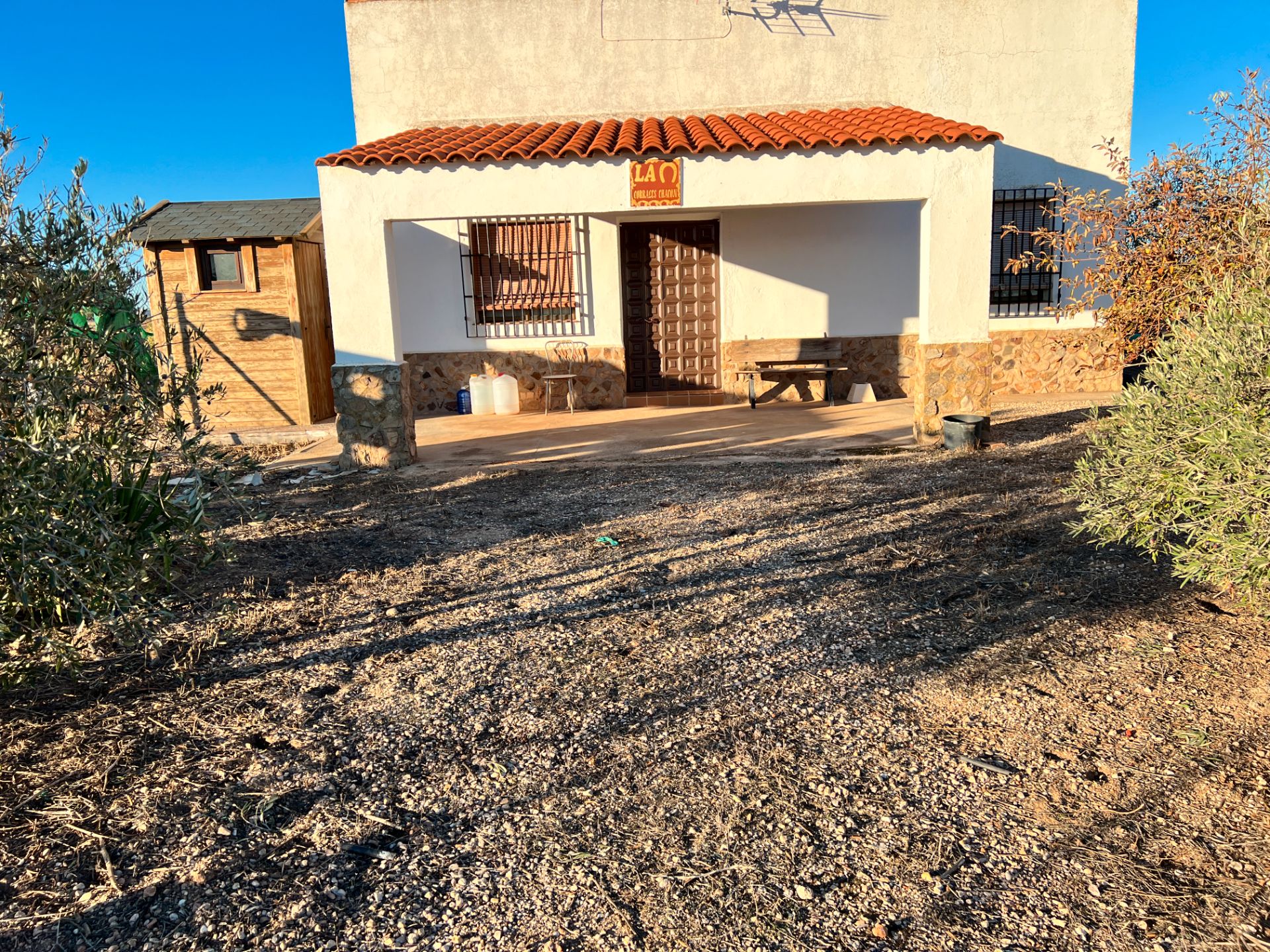 Vista exterior de Finca rústica en venda en Villafranca de los Caballeros amb Moblat