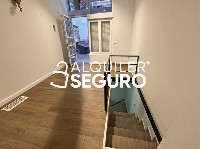 Local comercial en Alquiler en Calle De Virgen de los Reyes en Concepción