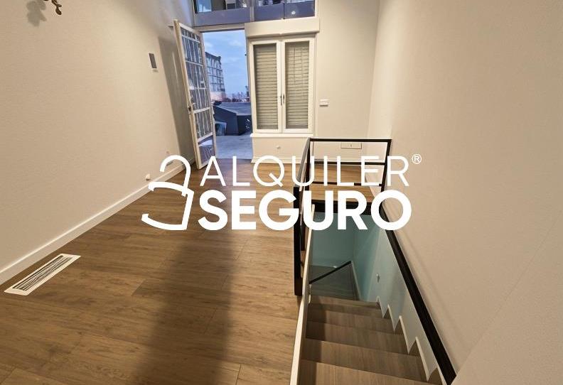 Photo 1 of Premises to rent in Calle de Virgen de Los Reyes, Concepción, Madrid