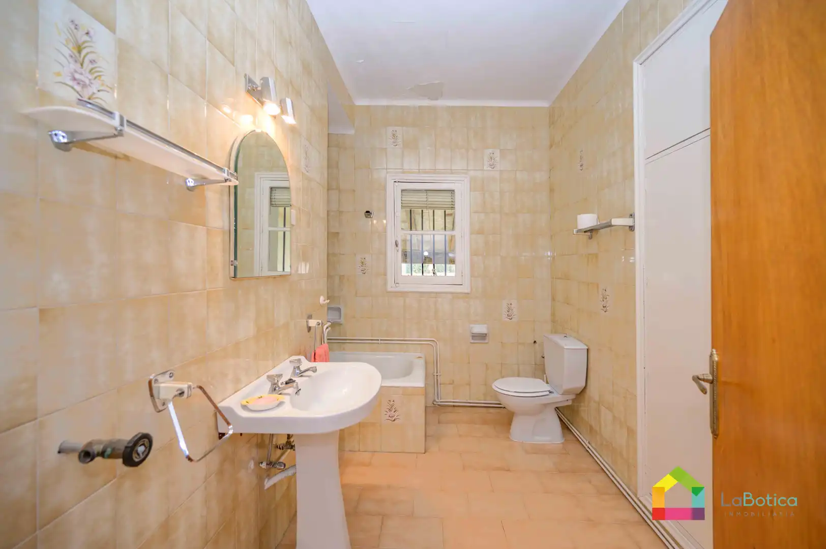 Bany de Casa o xalet en venda en Ajofrín amb Jardí privat i Terrassa