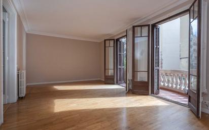 Living room of Flat for sale in  Barcelona Capital  with Balcony