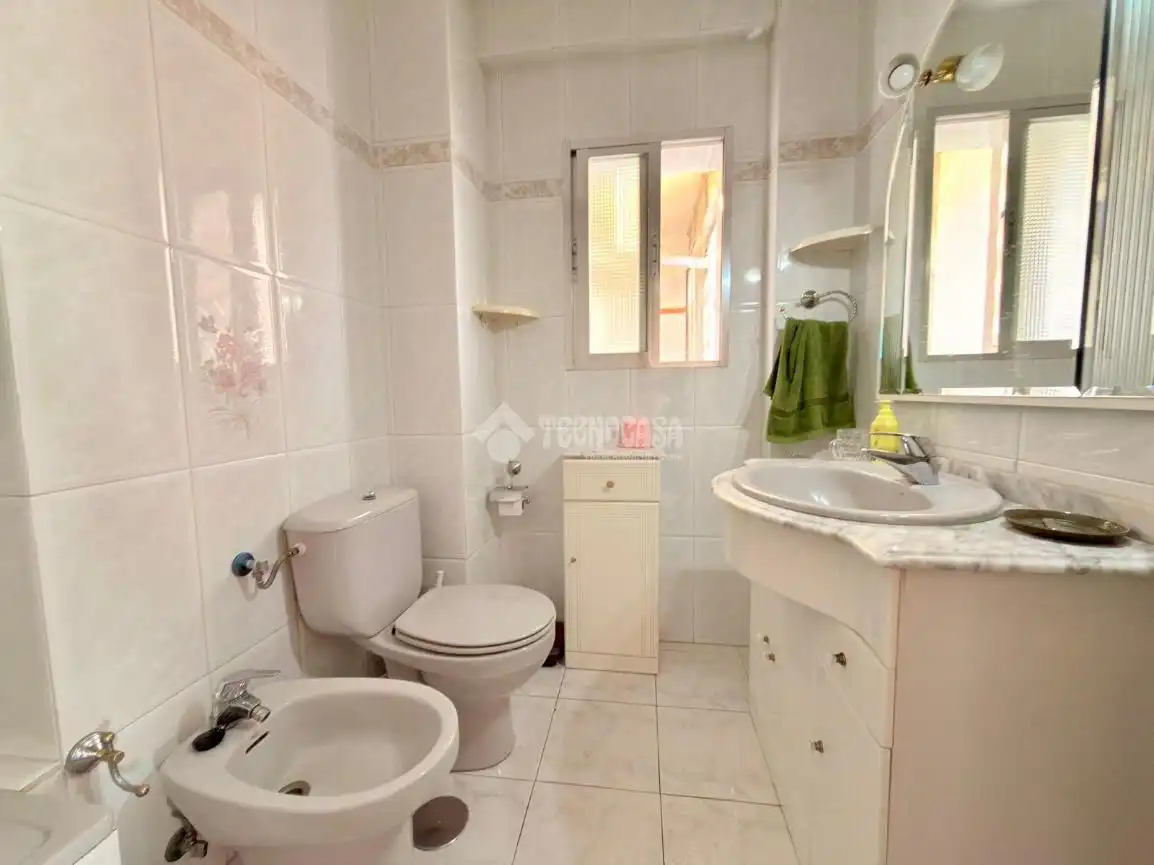 Baño de Piso en venta en Madrid con Calefacción, Parquet y Terraza
